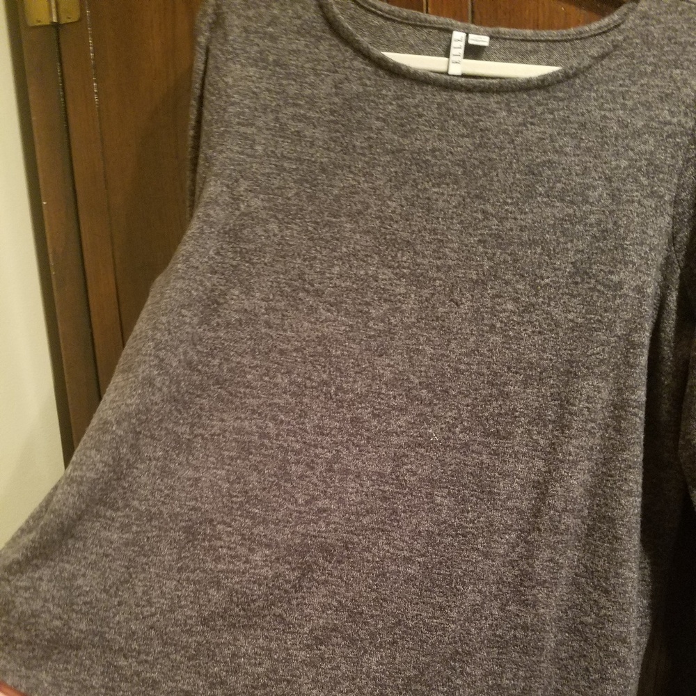 Sweater - Picture 2 of 5